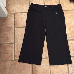 Nike dri-fit workout capris flare leg